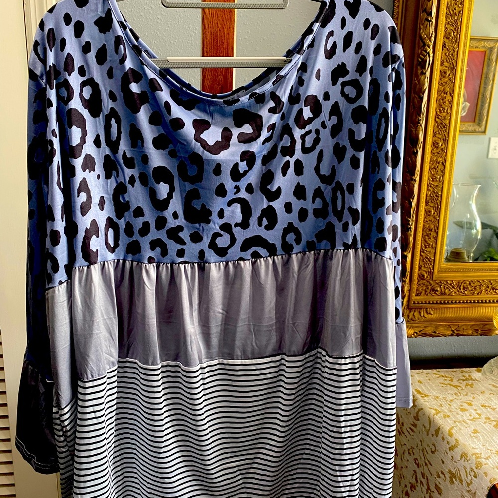 Brand new Cellabie top!